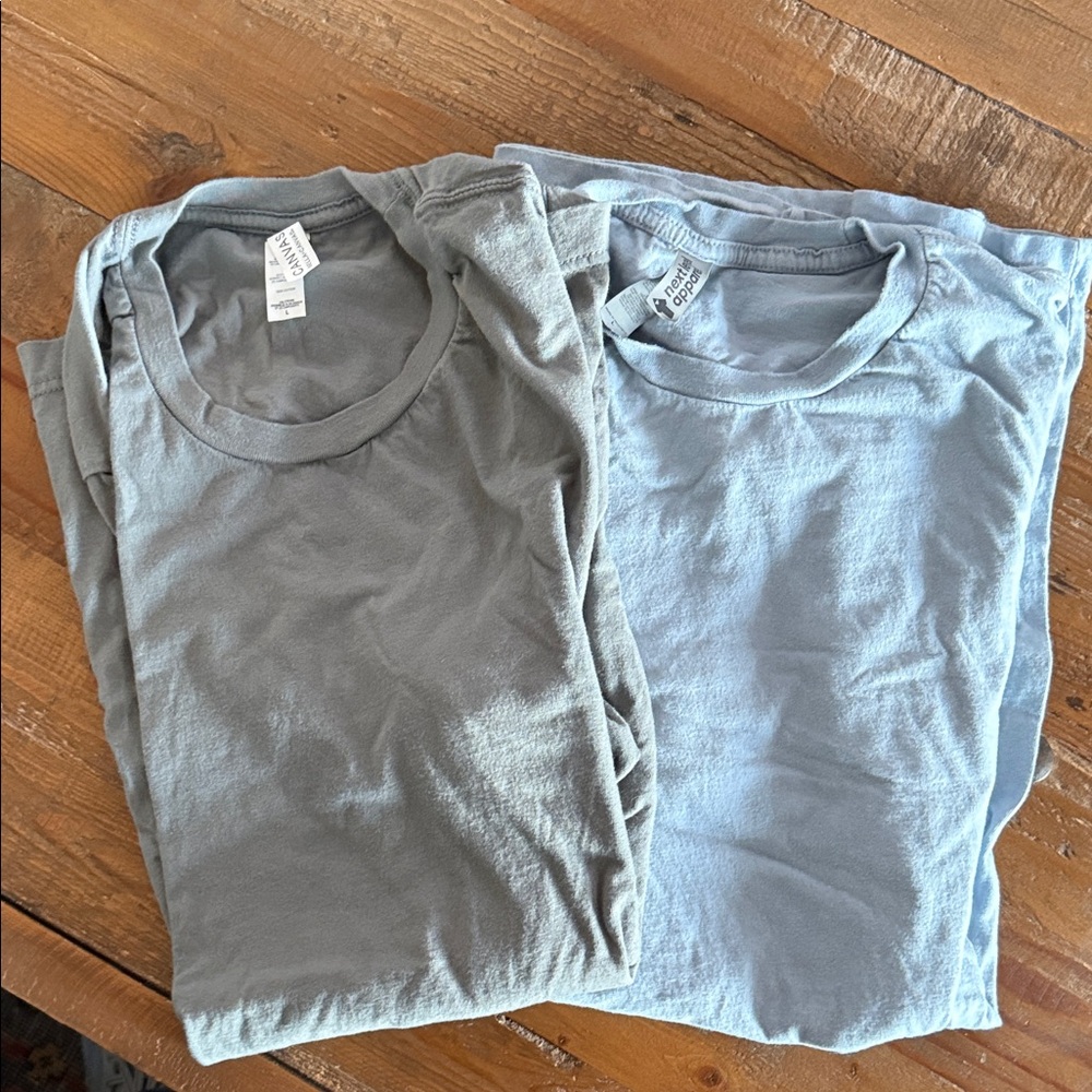 Next Level and Canvas men’s tee’s large cotton